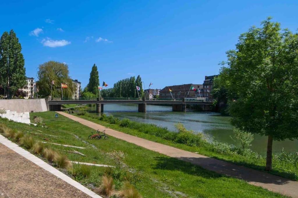 La Suite 7 Gite Urbain Charleville-Mezieres Exterior foto